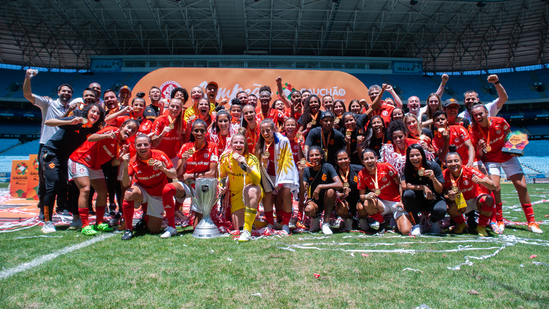 Fluminense e Internacional empatam no Maracanã: 2 a 2 - O Progresso